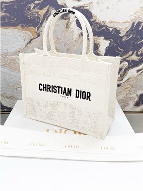 New! Christian Dior Embroidered 3D Macrame D-Lace Sun Medium Book Tote
